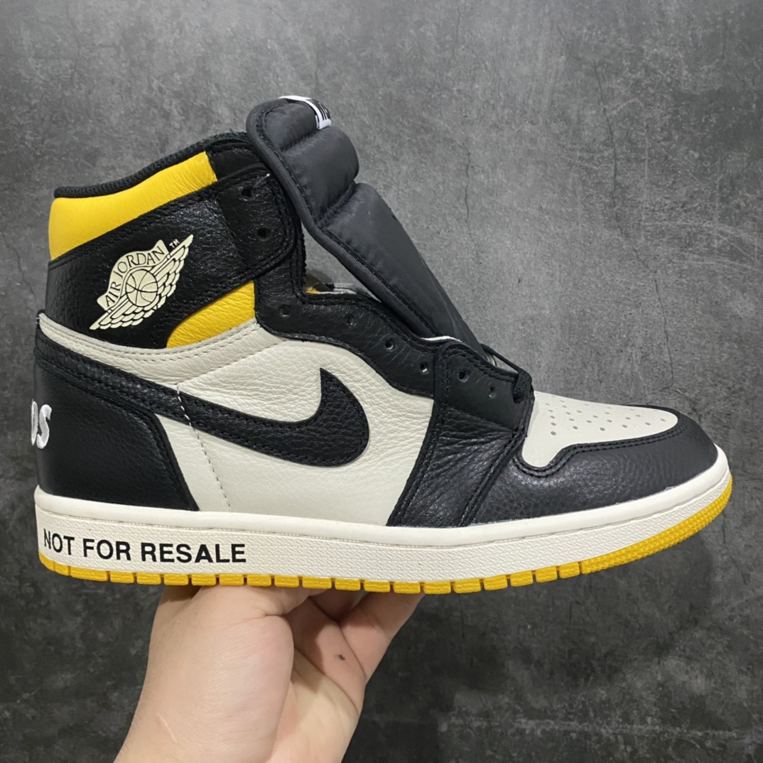 Air Jordan AJ1 NRG “No L’s” 禁止转卖黑黄 861428-107 细节百分百区别市面 刺绣 排气孔 鞋带口 皮料裁剪 大底纹路 车线 印刷 飞翼 中底 背胶 公司工艺无需多言 碾压各路复刻 入了正品朋友不妨自行对比 尺码 40 40.5 41 42 42.5 43 44 44.5 45 46 47.5-选品中心