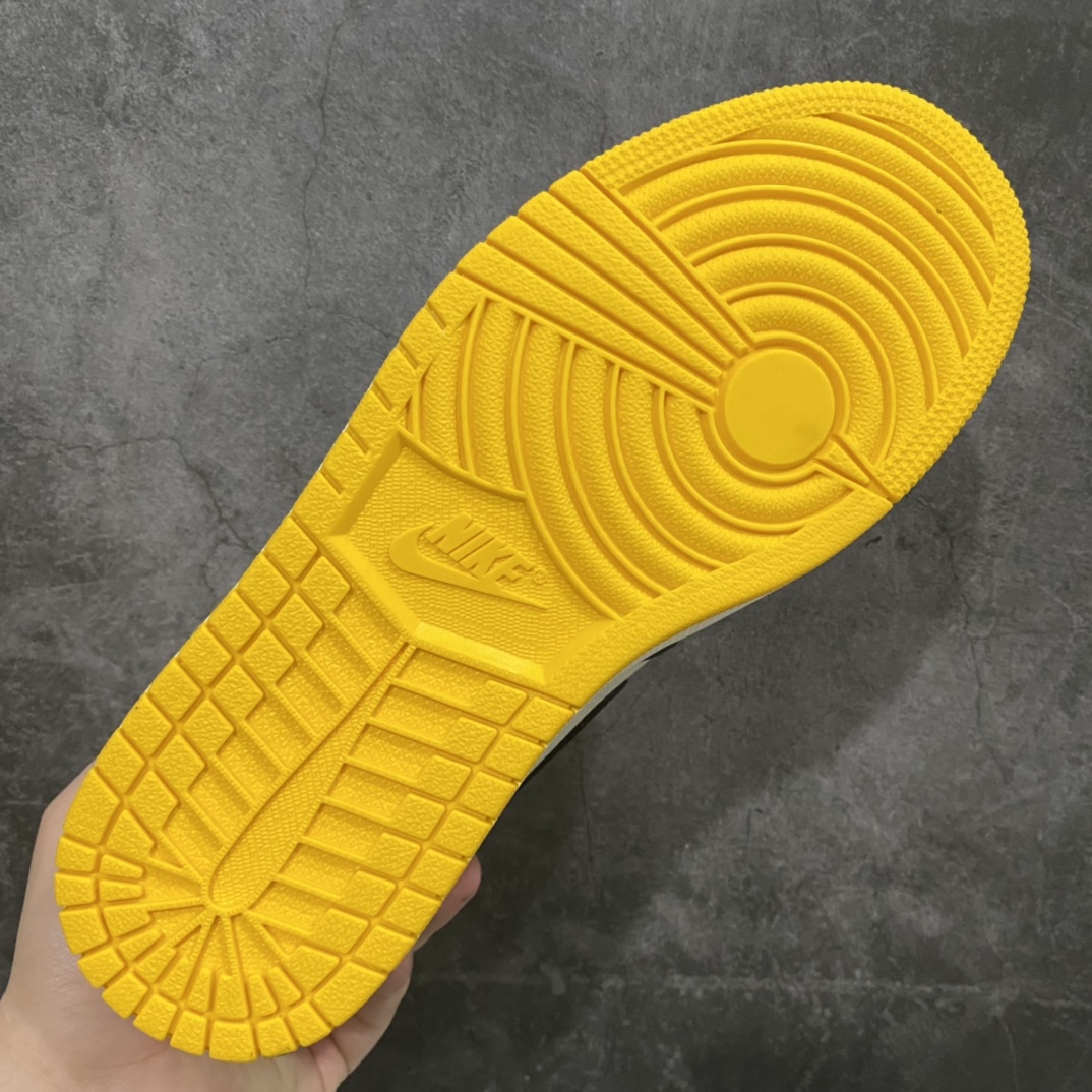 图片[9]-Air Jordan AJ1 NRG “No L’s” 禁止转卖黑黄 861428-107 细节百分百区别市面 刺绣 排气孔 鞋带口 皮料裁剪 大底纹路 车线 印刷 飞翼 中底 背胶 公司工艺无需多言 碾压各路复刻 入了正品朋友不妨自行对比 尺码 40 40.5 41 42 42.5 43 44 44.5 45 46 47.5-选品中心