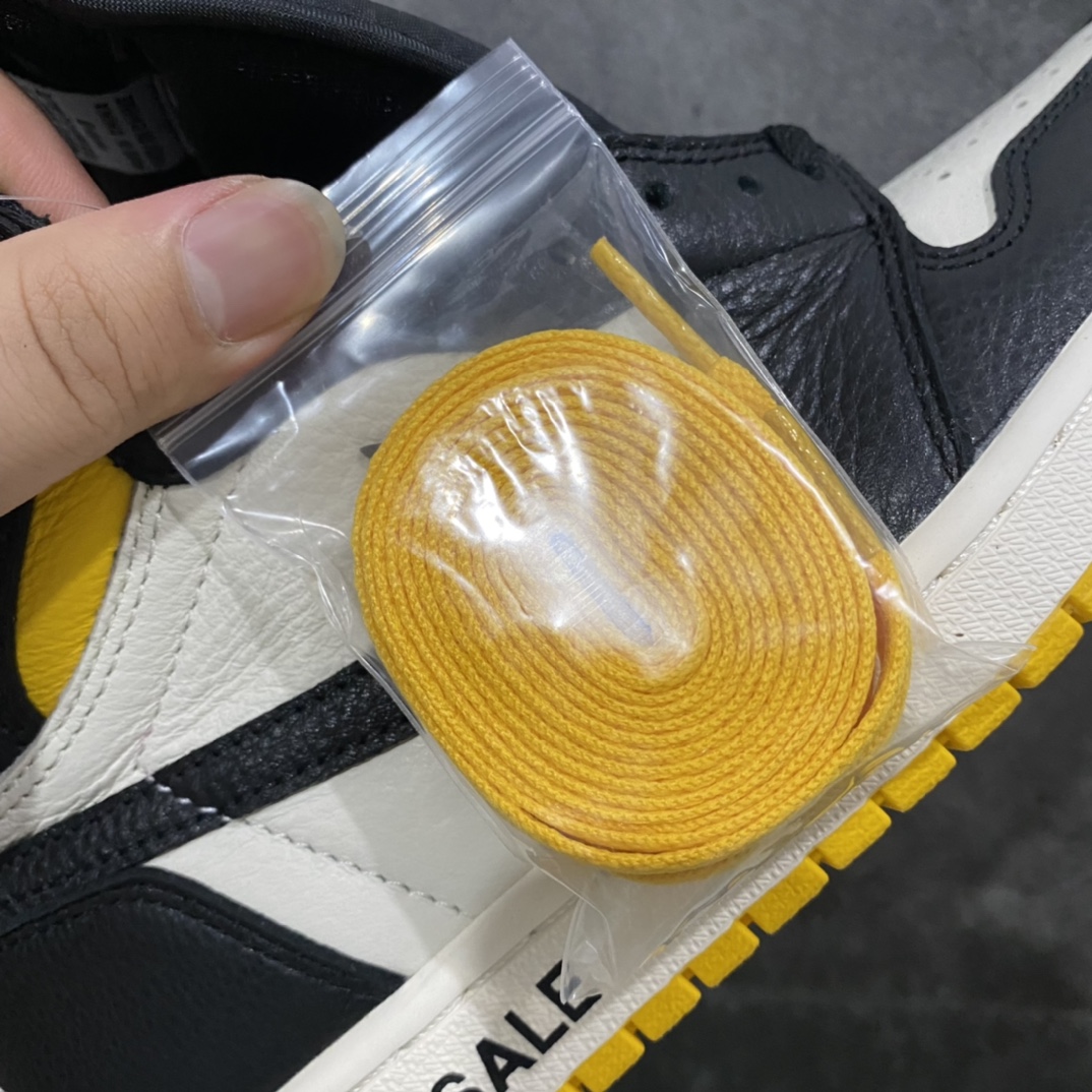 图片[8]-Air Jordan AJ1 NRG “No L’s” 禁止转卖黑黄 861428-107 细节百分百区别市面 刺绣 排气孔 鞋带口 皮料裁剪 大底纹路 车线 印刷 飞翼 中底 背胶 公司工艺无需多言 碾压各路复刻 入了正品朋友不妨自行对比 尺码 40 40.5 41 42 42.5 43 44 44.5 45 46 47.5-选品中心