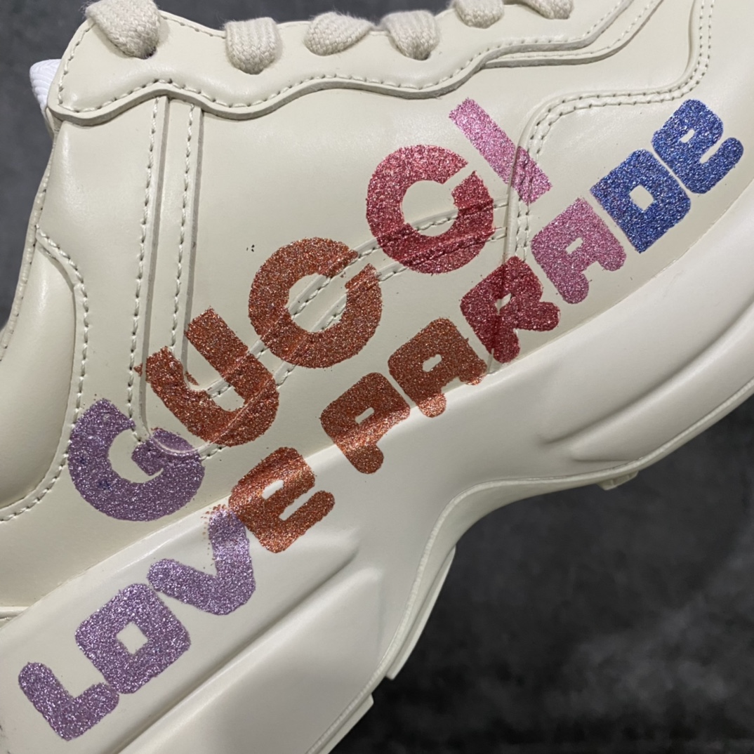 图片[7]-顶级代购版本Gucci老爹鞋 纯原代购级——全网最顶级Gucci老爹鞋 爆拆原版Gucci，区别通货，不不服来战‼️ 商品等级：纯原顶端货 商品材料：进口牛皮，全用电脑车制作 制作工艺：男款采用双针车，女款采用单针车，里面采用舒适度最高又耐磨的羊皮（高端大气），极其舒适的脚感，贴合脚部，精密3D打印彩图搭配，独家原版材质，原版一致的TPU➕PU 发泡组合大底，底加内增高厚度6CM（瞬间高大上），与专柜同重量，上脚轻盈倍感舒适。同时采用原版套楦工艺，鞋身鞋头线条弧度一切细节完美复刻 款式类别：官网同步，最新VER时尚老爹鞋履，柔软舒适，透气防滑 四季常年供货 尺码：35-40女 39-44男（情侣款） (女码34；男码38.45.46可定做，其中45.46➕10）-选品中心