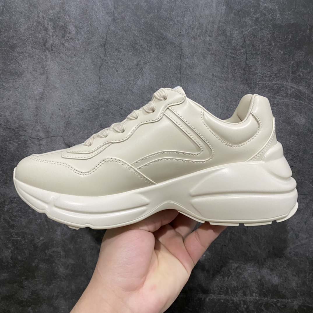 图片[2]-顶级代购版本Gucci老爹鞋 纯原代购级——全网最顶级Gucci老爹鞋 爆拆原版Gucci，区别通货，不不服来战‼️ 商品等级：纯原顶端货 商品材料：进口牛皮，全用电脑车制作 制作工艺：男款采用双针车，女款采用单针车，里面采用舒适度最高又耐磨的羊皮（高端大气），极其舒适的脚感，贴合脚部，精密3D打印彩图搭配，独家原版材质，原版一致的TPU➕PU 发泡组合大底，底加内增高厚度6CM（瞬间高大上），与专柜同重量，上脚轻盈倍感舒适。同时采用原版套楦工艺，鞋身鞋头线条弧度一切细节完美复刻 款式类别：官网同步，最新VER时尚老爹鞋履，柔软舒适，透气防滑 四季常年供货 尺码：35-40女 39-44男（情侣款） (女码34；男码38.45.46可定做，其中45.46➕10）-选品中心