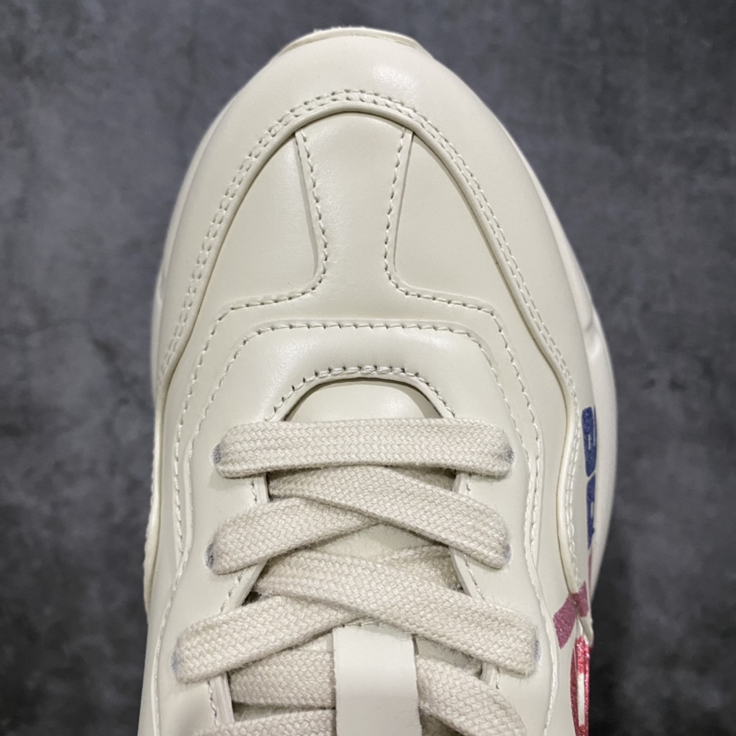 图片[5]-顶级代购版本Gucci老爹鞋 纯原代购级——全网最顶级Gucci老爹鞋 爆拆原版Gucci，区别通货，不不服来战‼️ 商品等级：纯原顶端货 商品材料：进口牛皮，全用电脑车制作 制作工艺：男款采用双针车，女款采用单针车，里面采用舒适度最高又耐磨的羊皮（高端大气），极其舒适的脚感，贴合脚部，精密3D打印彩图搭配，独家原版材质，原版一致的TPU➕PU 发泡组合大底，底加内增高厚度6CM（瞬间高大上），与专柜同重量，上脚轻盈倍感舒适。同时采用原版套楦工艺，鞋身鞋头线条弧度一切细节完美复刻 款式类别：官网同步，最新VER时尚老爹鞋履，柔软舒适，透气防滑 四季常年供货 尺码：35-40女 39-44男（情侣款） (女码34；男码38.45.46可定做，其中45.46➕10）-选品中心