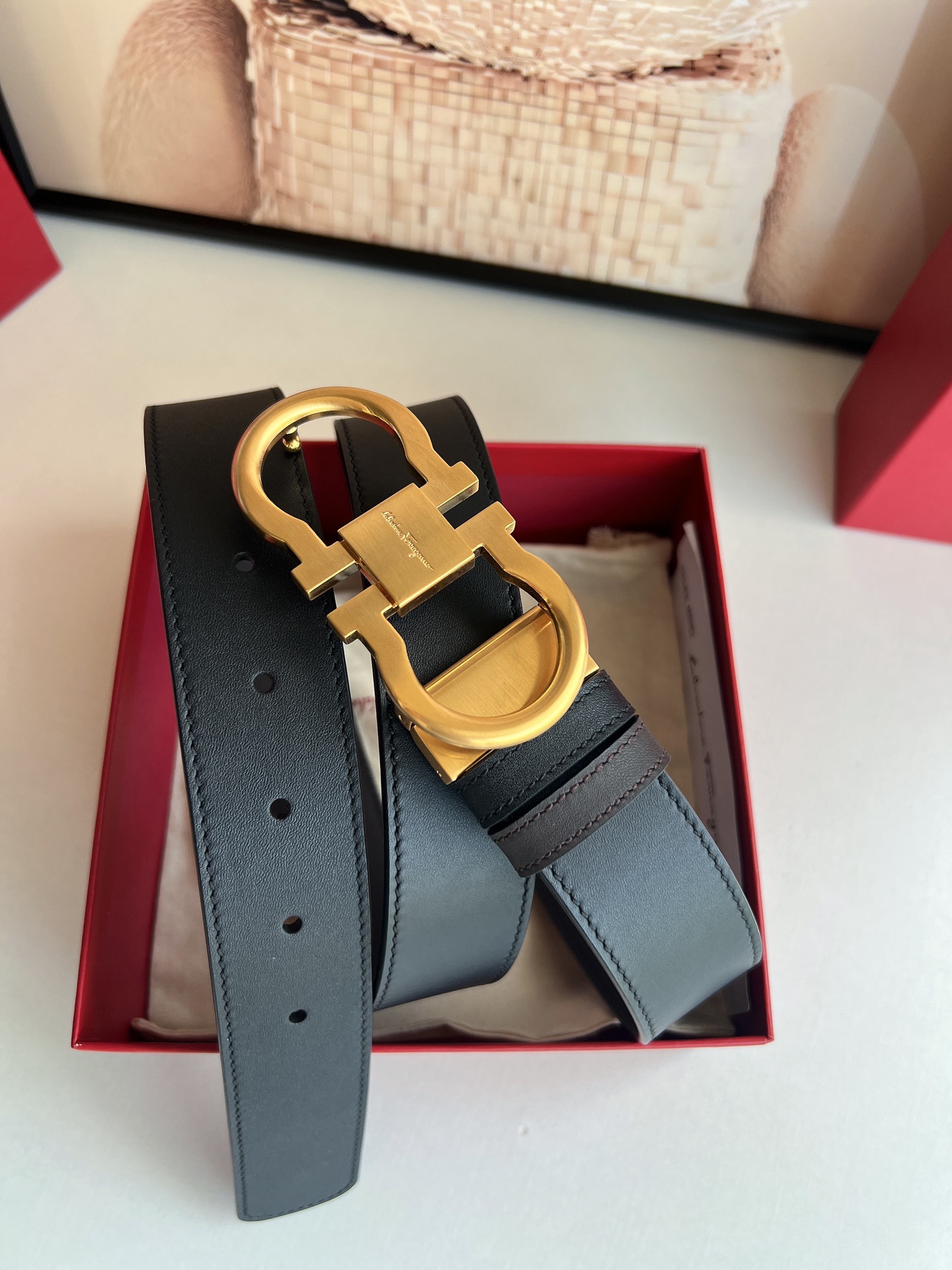 Ferragamo菲拉格慕  精品8字专柜版型金属扣男士3.5cm腰带