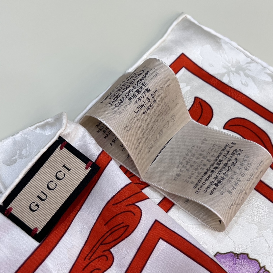 Gucci Flora Silk Scarf, White & Red Floral Print, 90x90cm 7 i1662260730 9715 5