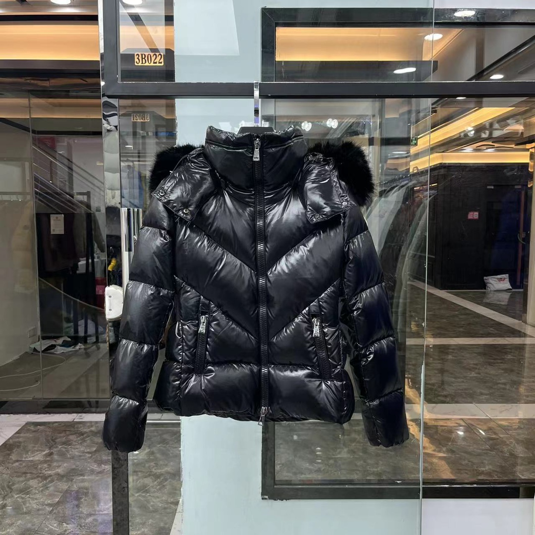 Moncler ملابس سترة أسفل أسود . أبيض