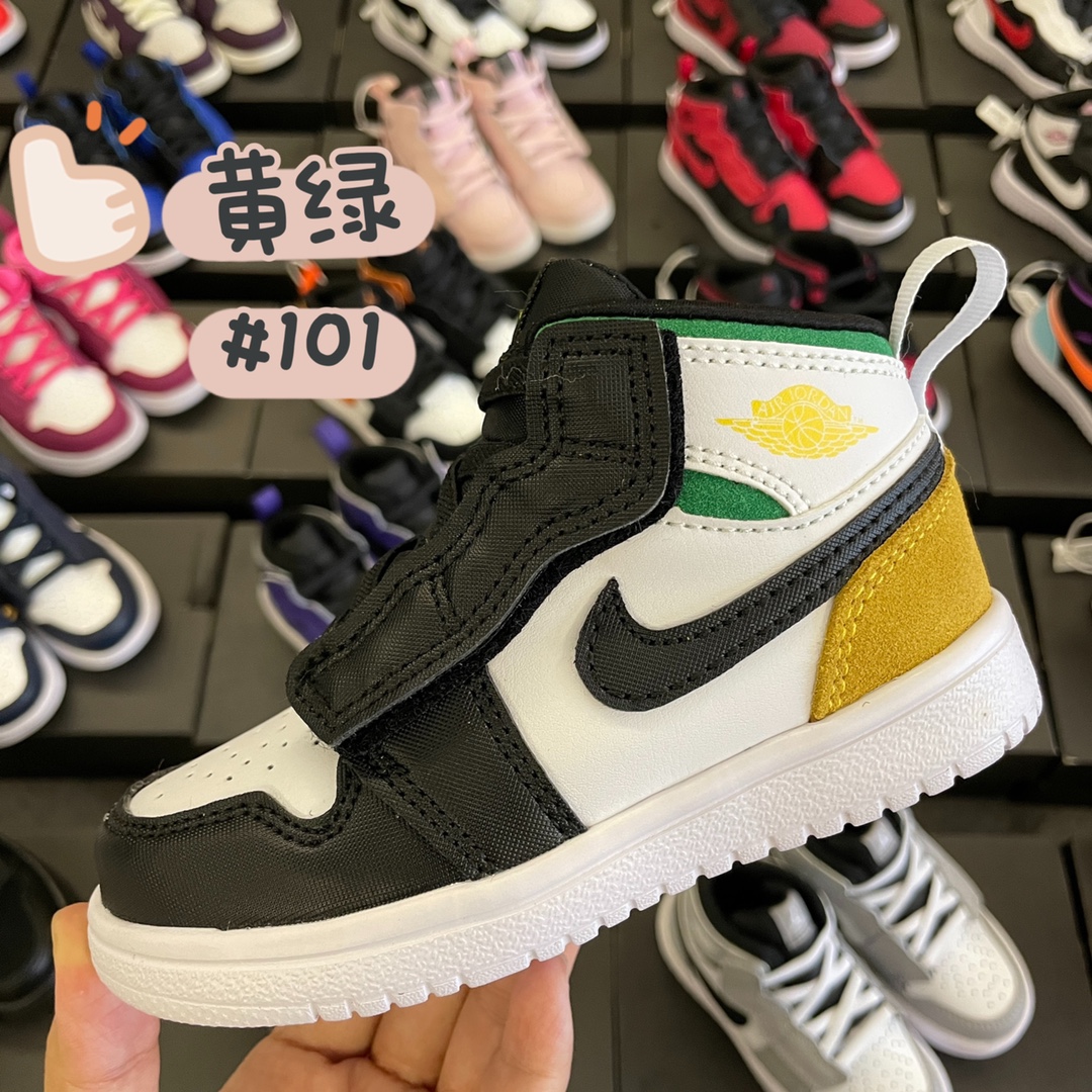 图片[3]-【原图直出柜子版🐮货 拿命推荐❗️高品质口碑款❗️ 乔1鞋带被大大的魔术贴代替，更加时尚，宝宝穿脱更方便，除此以外，鞋头包边，整个鞋子拼接，使鞋款更具层次立体感。鞋底柔软度秒杀其他款篮球鞋，软软的深得我这个老阿姨的心💓-选品中心