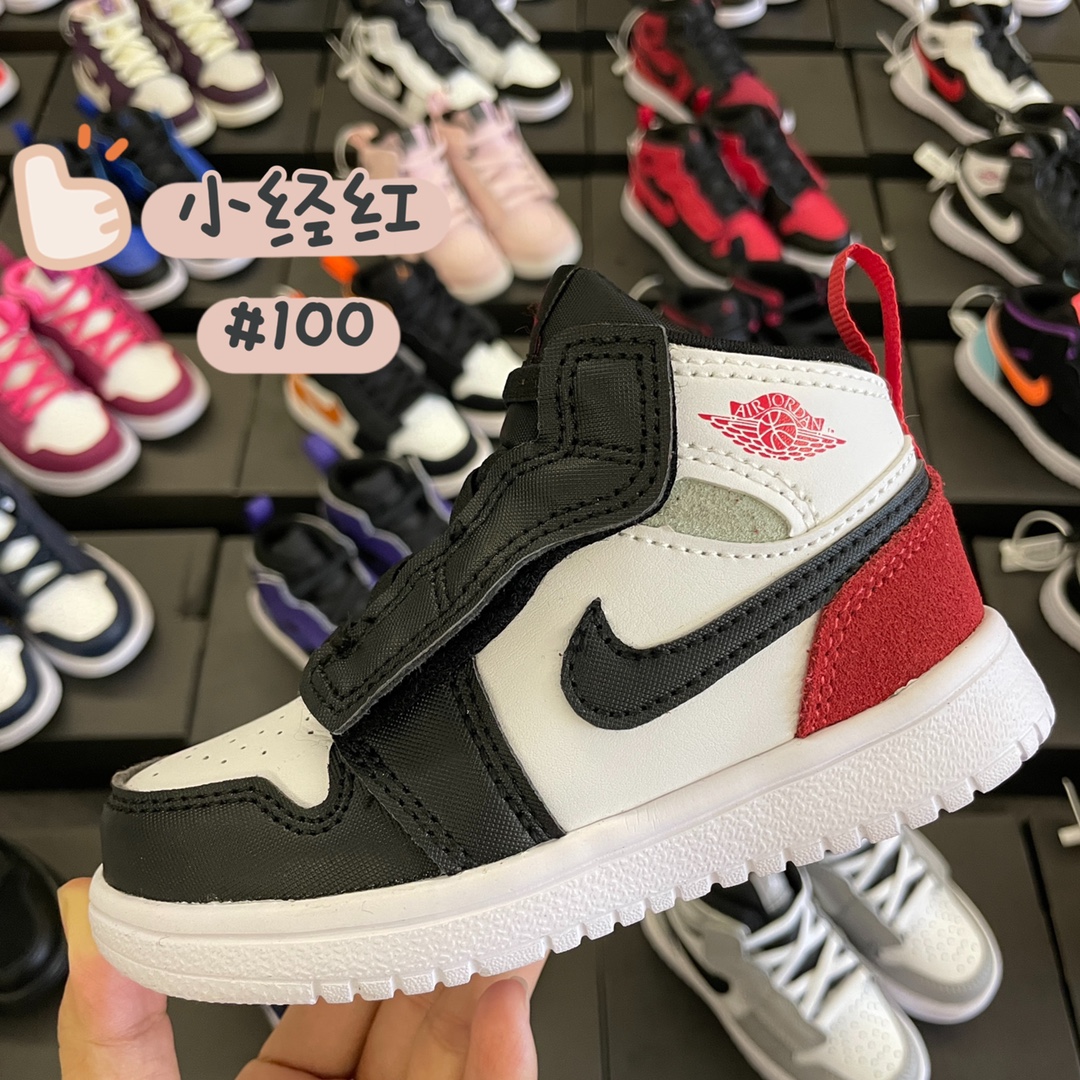 图片[5]-【原图直出柜子版🐮货 拿命推荐❗️高品质口碑款❗️ 乔1鞋带被大大的魔术贴代替，更加时尚，宝宝穿脱更方便，除此以外，鞋头包边，整个鞋子拼接，使鞋款更具层次立体感。鞋底柔软度秒杀其他款篮球鞋，软软的深得我这个老阿姨的心💓-选品中心