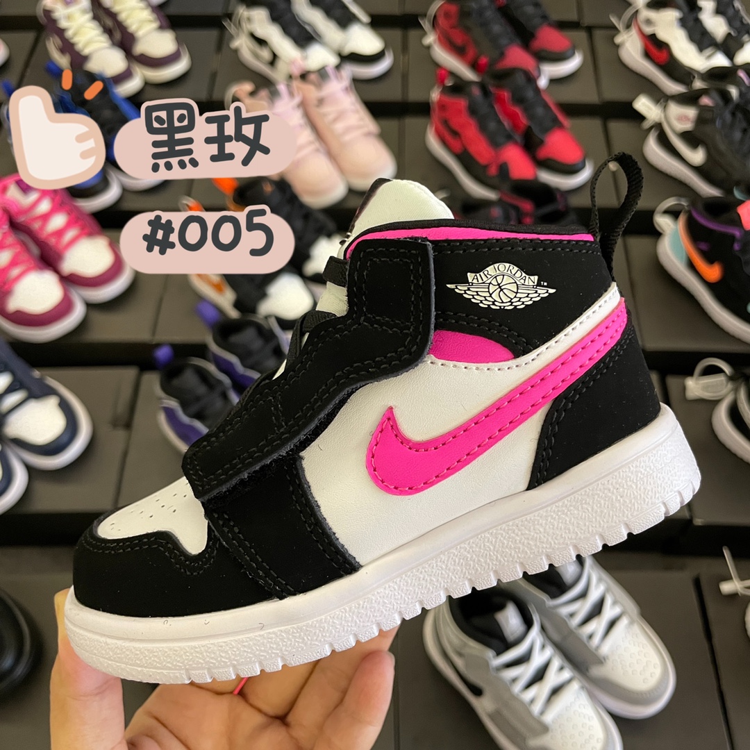 图片[8]-【原图直出柜子版🐮货 拿命推荐❗️高品质口碑款❗️ 乔1鞋带被大大的魔术贴代替，更加时尚，宝宝穿脱更方便，除此以外，鞋头包边，整个鞋子拼接，使鞋款更具层次立体感。鞋底柔软度秒杀其他款篮球鞋，软软的深得我这个老阿姨的心💓-选品中心