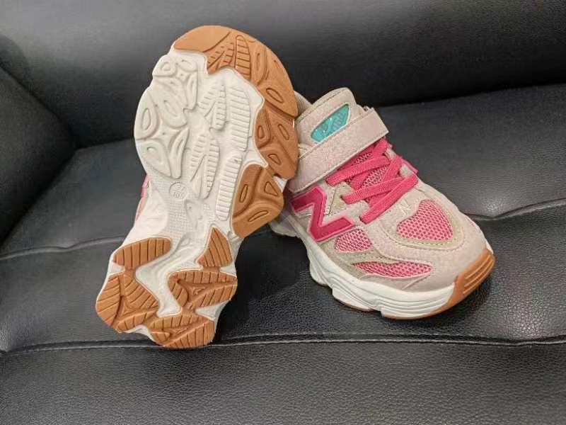 图片[4]-NB9060童鞋!！ 鞋底采用🔥EVA发泡➕防滑贴片一体成型🎆更受于孩子喜爱的超轻鞋底，超轻鞋底🔥 火爆🔥魔术贴➕鞋带设 尺码：26 27 28 29 30 31 32 33 34 35-选品中心