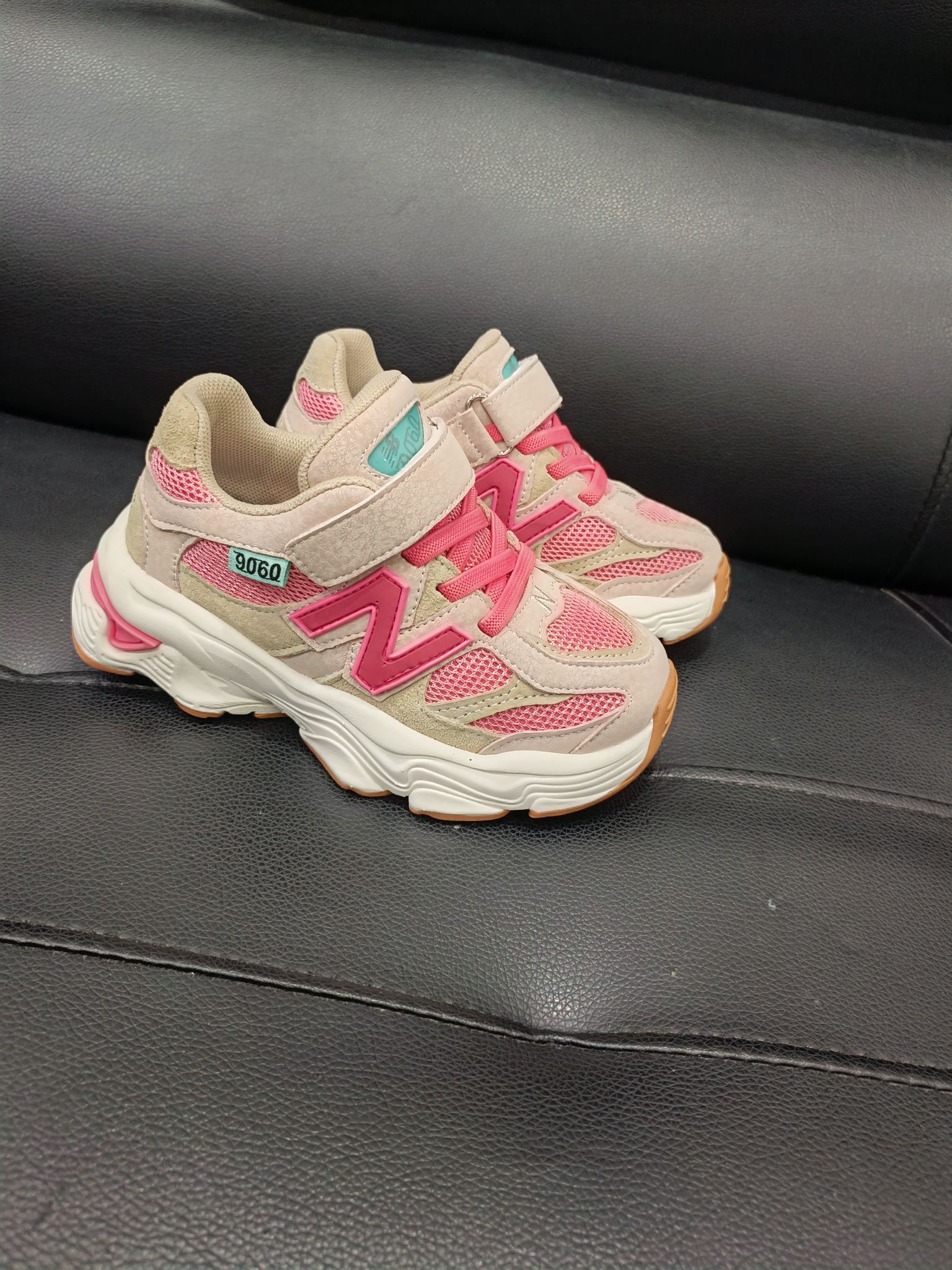 图片[7]-NB9060童鞋!！ 鞋底采用🔥EVA发泡➕防滑贴片一体成型🎆更受于孩子喜爱的超轻鞋底，超轻鞋底🔥 火爆🔥魔术贴➕鞋带设 尺码：26 27 28 29 30 31 32 33 34 35-选品中心