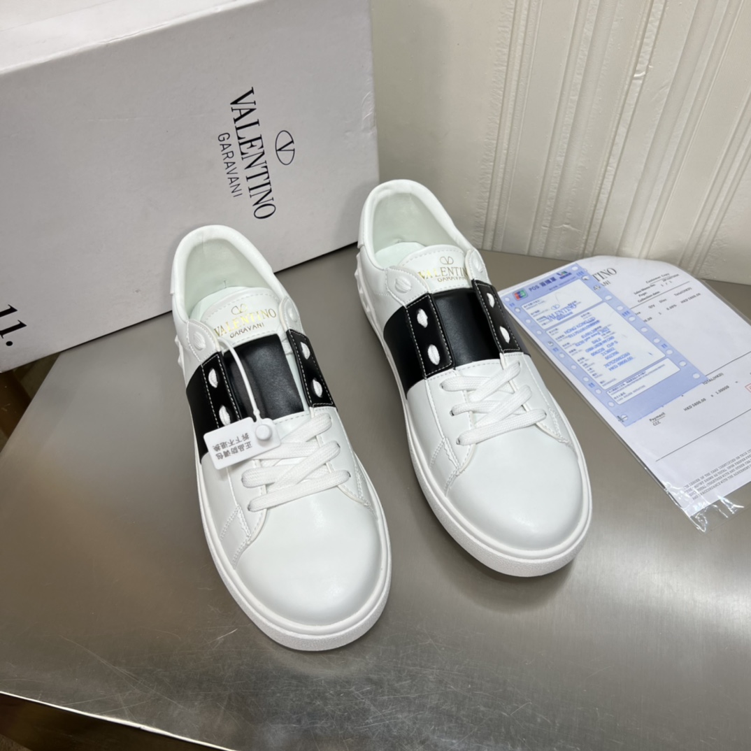 I5 2022明星情侣款 Givenchy 纪梵希 小白鞋。国外代购，一比一原版开模复制。 百搭大G字排列，颜色 帆布面料 白色 黑色 粉色G字 白色G字 牛皮面料 白色 内里羊皮 。大底耐磨。