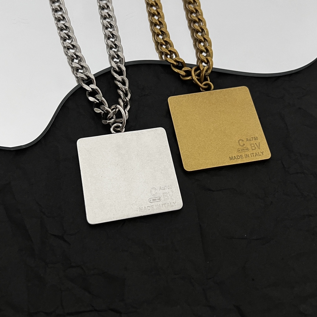 Title: Bottega Veneta BV Necklace Review: Metal Design with French Elegance, 58 cm Length. - 图片 3