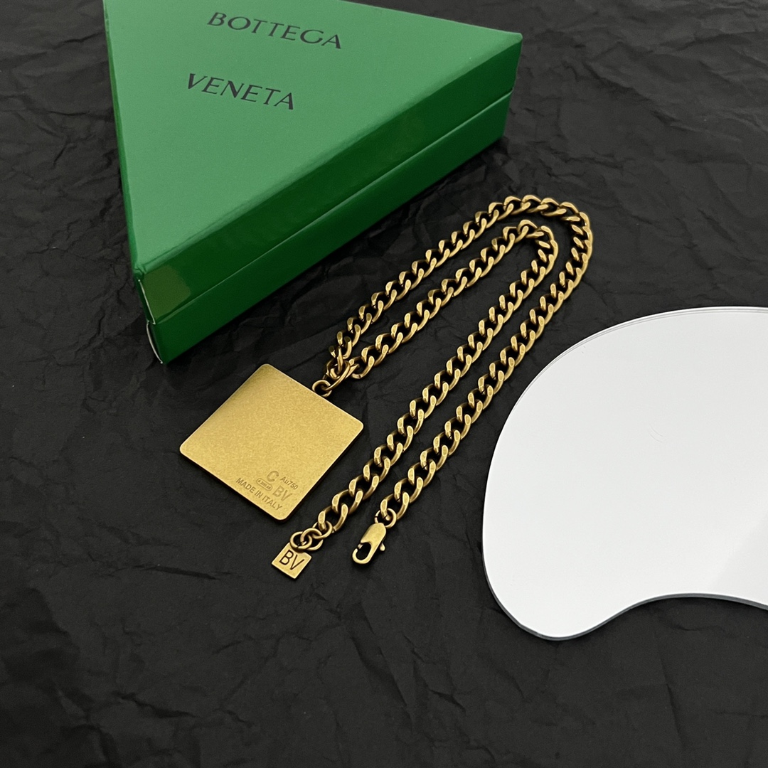 Title: Bottega Veneta BV Necklace Review: Metal Design with French Elegance, 58 cm Length. - 图片 1