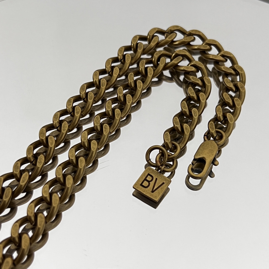 Title: Bottega Veneta BV Necklace Review: Metal Design with French Elegance, 58 cm Length. - 图片 6