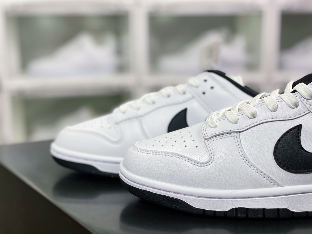 220  WMNS SB Dunk Low”White/Black”扣篮系列低帮休闲运动滑板板鞋“皮革白黑钩子”DD1503-113