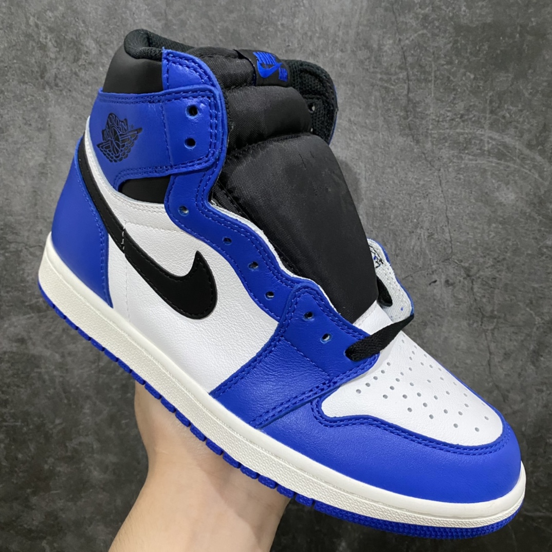 图片[3]-顶级纯原版Air Jordan 1 AJ小闪电 555088-403 小闪电配色市场众多大厂纯原已经断货 目前仅此版本全码有货且是第一梯队的品质 独家原底原面皮料 原厂油墨 最完美3D高频立体飞翼 字体大小色泽亮度均保持原鞋一致 全部原厂特供皮料 原厂配方烧制的大底 原厂核心技术 原厂拉帮手法 中底布自然渗透 最正宗的AJ1的小蛮腰屁股 钩子 外领口饰片 鞋头 防泥片 鞋眼片 全部采用原厂电脑车 针距 边距完全同步原鞋 最正宗的原鞋即视感‼️ 尺码：40 40.5 41 42 42.5 43 44 44.5 45 46 47.5-选品中心
