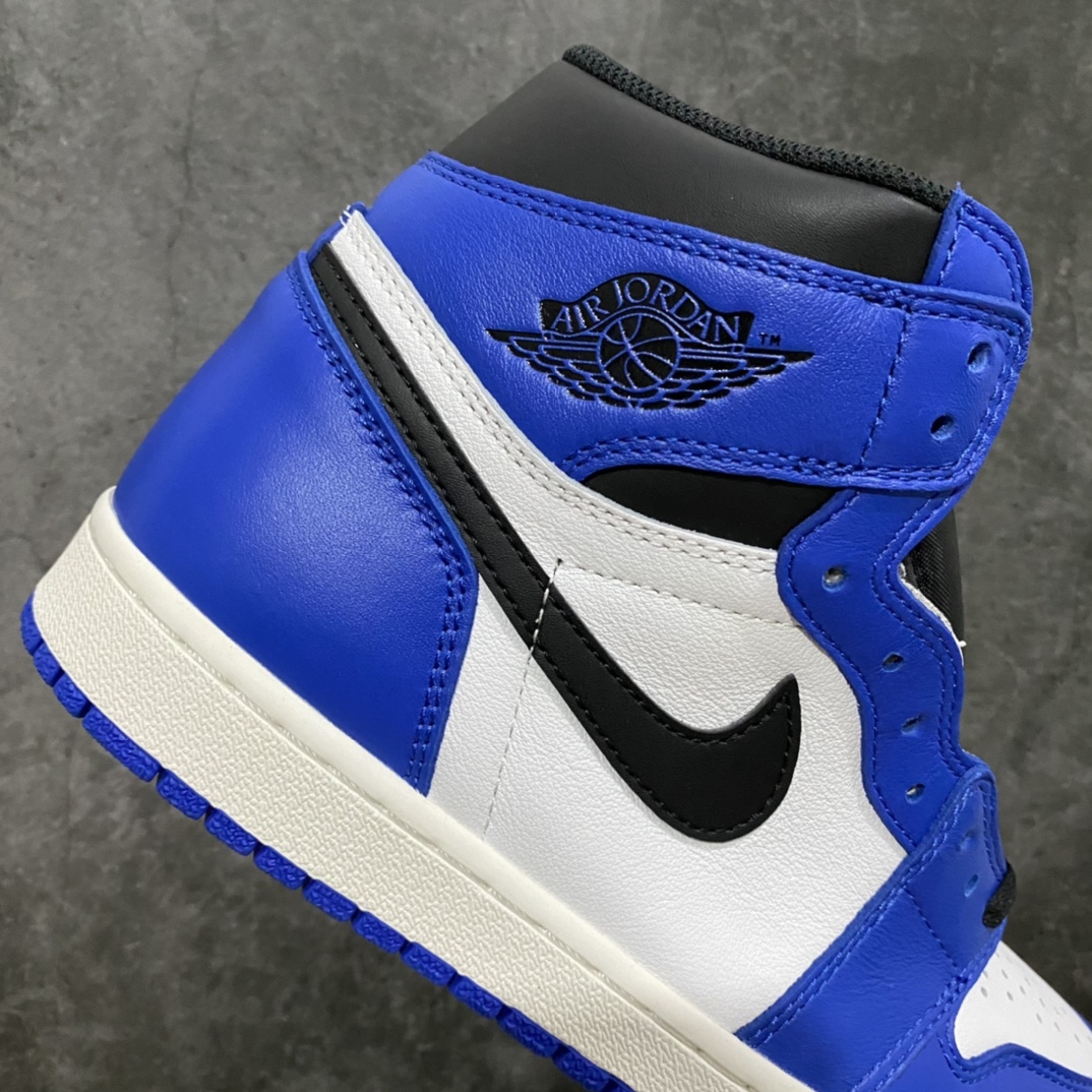 图片[7]-顶级纯原版Air Jordan 1 AJ小闪电 555088-403 小闪电配色市场众多大厂纯原已经断货 目前仅此版本全码有货且是第一梯队的品质 独家原底原面皮料 原厂油墨 最完美3D高频立体飞翼 字体大小色泽亮度均保持原鞋一致 全部原厂特供皮料 原厂配方烧制的大底 原厂核心技术 原厂拉帮手法 中底布自然渗透 最正宗的AJ1的小蛮腰屁股 钩子 外领口饰片 鞋头 防泥片 鞋眼片 全部采用原厂电脑车 针距 边距完全同步原鞋 最正宗的原鞋即视感‼️ 尺码：40 40.5 41 42 42.5 43 44 44.5 45 46 47.5-选品中心