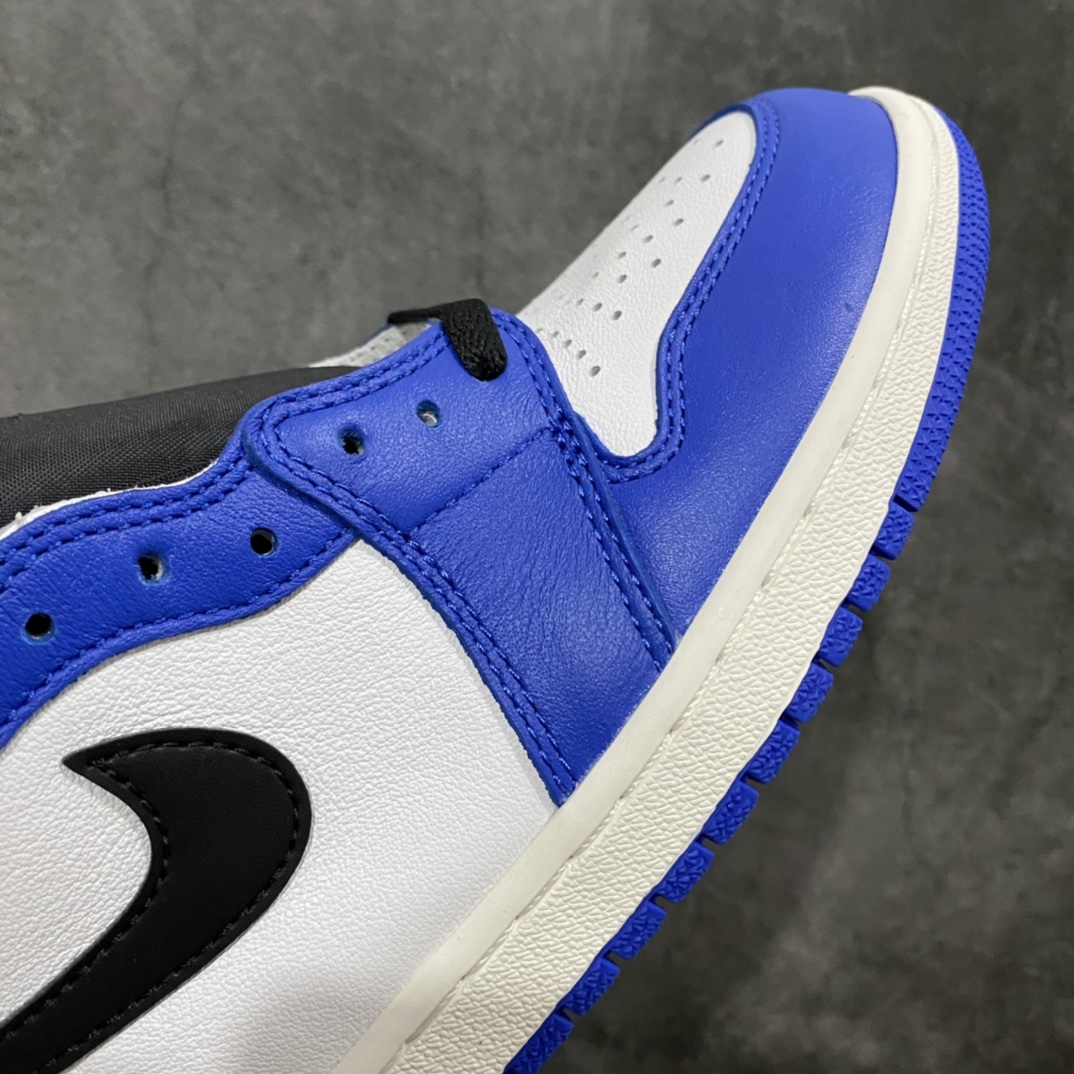 图片[6]-顶级纯原版Air Jordan 1 AJ小闪电 555088-403 小闪电配色市场众多大厂纯原已经断货 目前仅此版本全码有货且是第一梯队的品质 独家原底原面皮料 原厂油墨 最完美3D高频立体飞翼 字体大小色泽亮度均保持原鞋一致 全部原厂特供皮料 原厂配方烧制的大底 原厂核心技术 原厂拉帮手法 中底布自然渗透 最正宗的AJ1的小蛮腰屁股 钩子 外领口饰片 鞋头 防泥片 鞋眼片 全部采用原厂电脑车 针距 边距完全同步原鞋 最正宗的原鞋即视感‼️ 尺码：40 40.5 41 42 42.5 43 44 44.5 45 46 47.5-选品中心