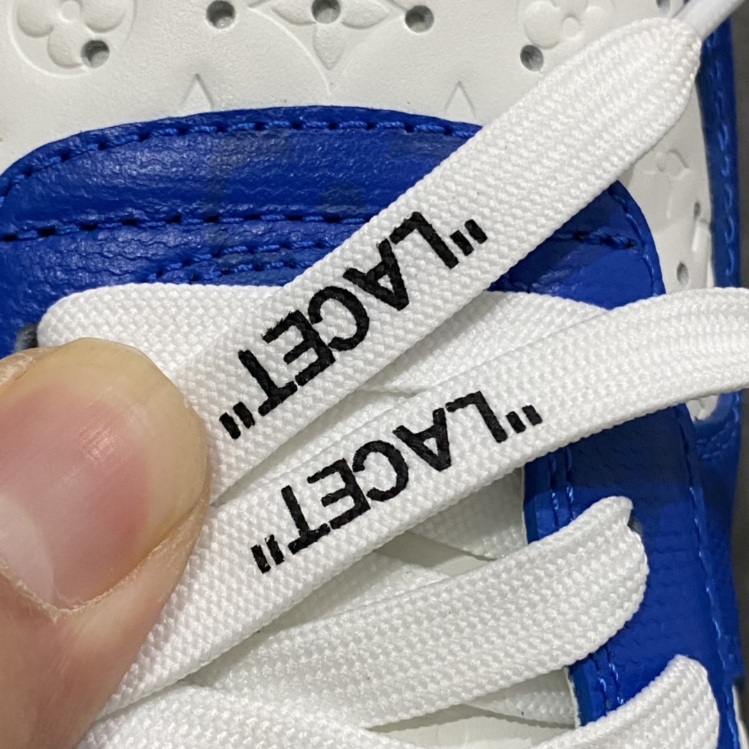 图片[8]-莞产LV x Air Force 1白蓝 目前市场最正确版 懂货的来 正确的钩子大小 （市面版本过小） 正确老花 压花比例以及各位置正确的对位！ 正确鞋舌长度及厚度（市面要么过短要么过长过薄） 正确鞋带孔8个（女鞋为7个） 正确鞋头冲孔数量（除最外排固定2个 其余没排女码比男码少1个） 目前此版本 尺码：38-45🐎 另有其他版本供应！-选品中心