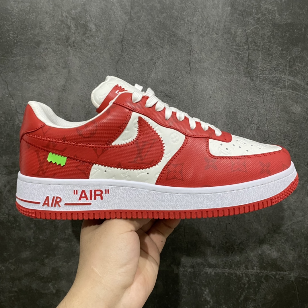 莞产LV x Air Force 1白红 目前市场最正确版 懂货的来 正确的钩子大小 (市面版本过小) 正确老花 压花比例以及各位置正确的对位! 正确鞋舌长度及厚度(市面要么过短要么过长过薄) 正确鞋带孔8个(女鞋为7个) 正确鞋头冲孔数量(除最外排固定2个 其余没排女码比男码少1个) 目前此版本 尺码:38-45🐎 另有其他版本供应!-选品中心