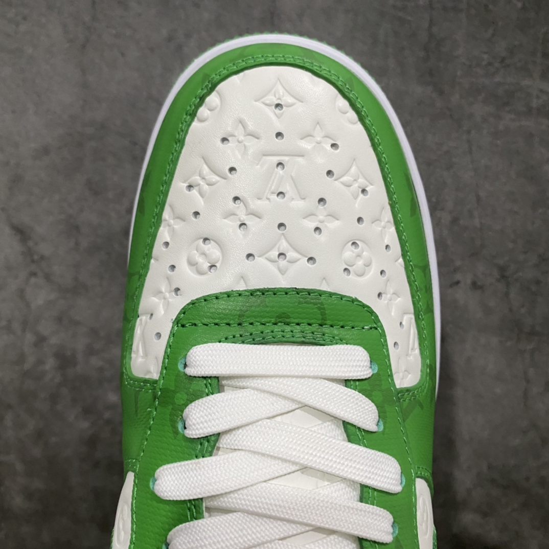 图片[5]-莞产LV x Air Force 1白绿 目前市场最正确版 懂货的来 正确的钩子大小 （市面版本过小） 正确老花 压花比例以及各位置正确的对位！ 正确鞋舌长度及厚度（市面要么过短要么过长过薄） 正确鞋带孔8个（女鞋为7个） 正确鞋头冲孔数量（除最外排固定2个 其余没排女码比男码少1个） 目前此版本 尺码：38-45🐎 另有其他版本供应！-选品中心