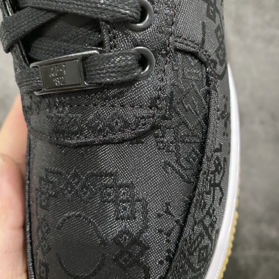 图片[9]-Top纯原 CLOT x Fragment Design x NK Air Force 1 Premium 空军一号联名闪电黑丝绸CJ3986-001 全套原原楦纸版 越南原大装底 内置全 气掌垫 采用韩原国装进口丝绸 内层采原用厂Sadisa头皮层料 双可层撕 可性玩极高 3D精准雕刻纹理晰清细致 全套同官步方原厂配件 附赠黄米鞋带 官正方确原盒包装 中底原拉厂帮 尺码： 36 36.5 37.5 38 38.5 39 40 40.5 41 42 42.5 43 44 44.5 45 46-选品中心