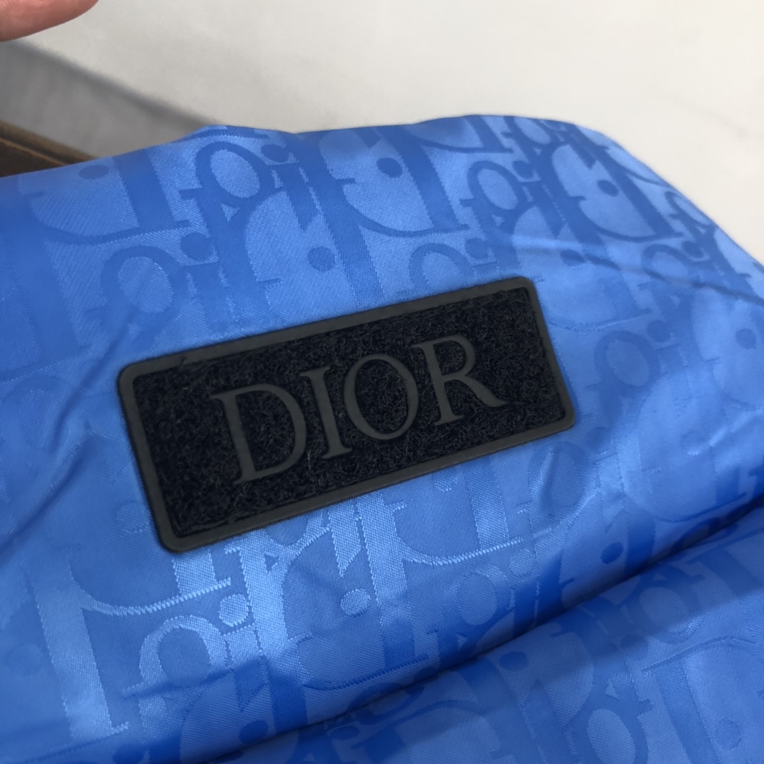 Dior 迪奥，22ss秋冬新款官网同款原单立领羽绒马甲