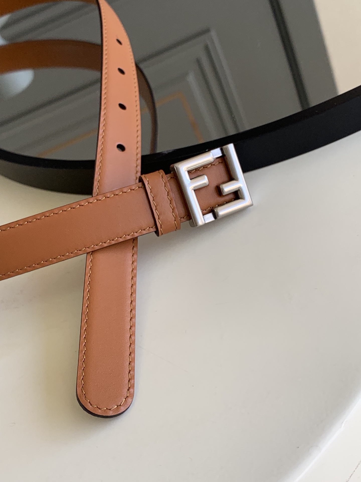Fendi 五金做工精细 线条流畅 表面光滑 𝐙𝐏电镀工艺 香港通关【𝐇𝐀𝐀𝐒】 进口皮料