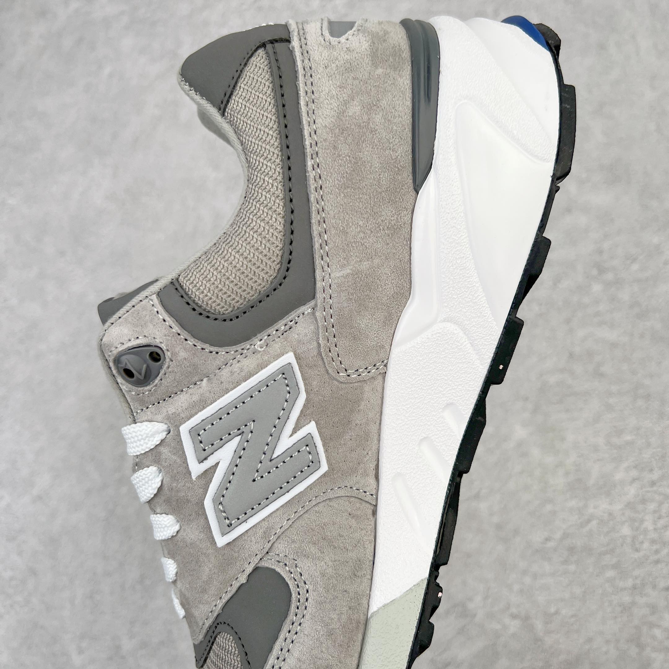 图片[7]-零售💰270 原厂渠道 与正品无任何区别‼️nNew Balance NB999系列 美潮高端原装原装套楦 真正的正品修长鞋型 早期外围实体充正案例无数，外贸客户指定订单前后掌分段组合大底 内置科技软底 缓震效果极佳日系潮人必备款 尺码同步专柜 Size：36 37 37.5 38 38.5 39.5 40 40.5 41.5 42 42.5 43 44 编码：Hby2936070-运动鞋