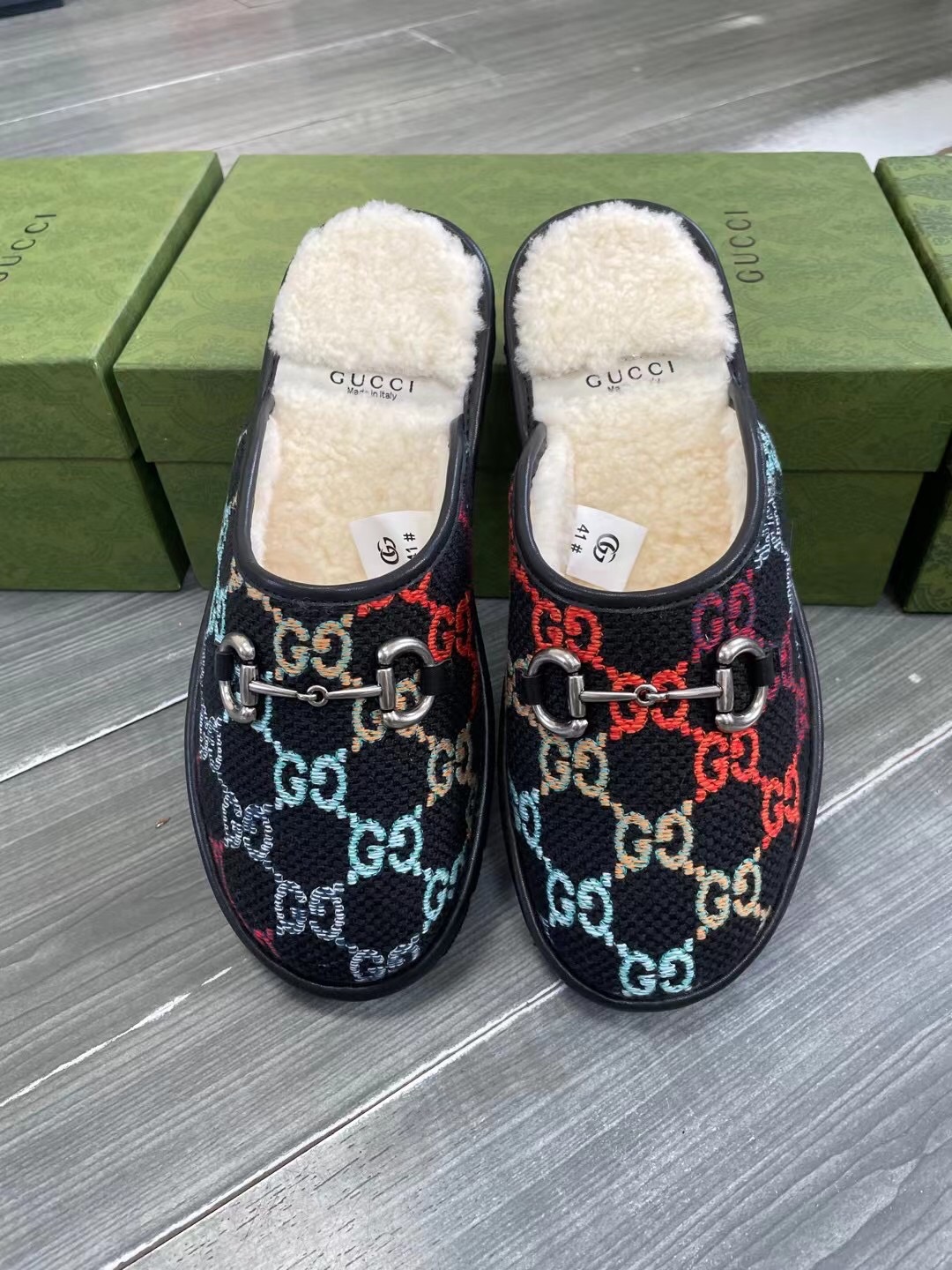 Unisex P240GUCCI Gold Men's Horsebit GG Slippers Haciéndose eco de las raíces históricas del estampa