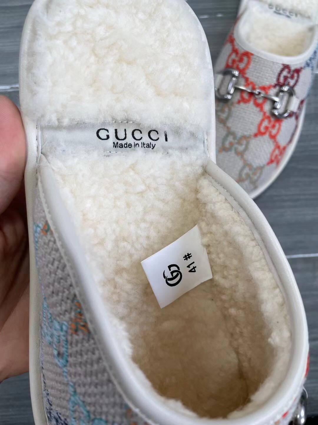 Unisex P240GUCCI Gold Men's Horsebit GG Slippers Haciéndose eco de las raíces históricas del estampa