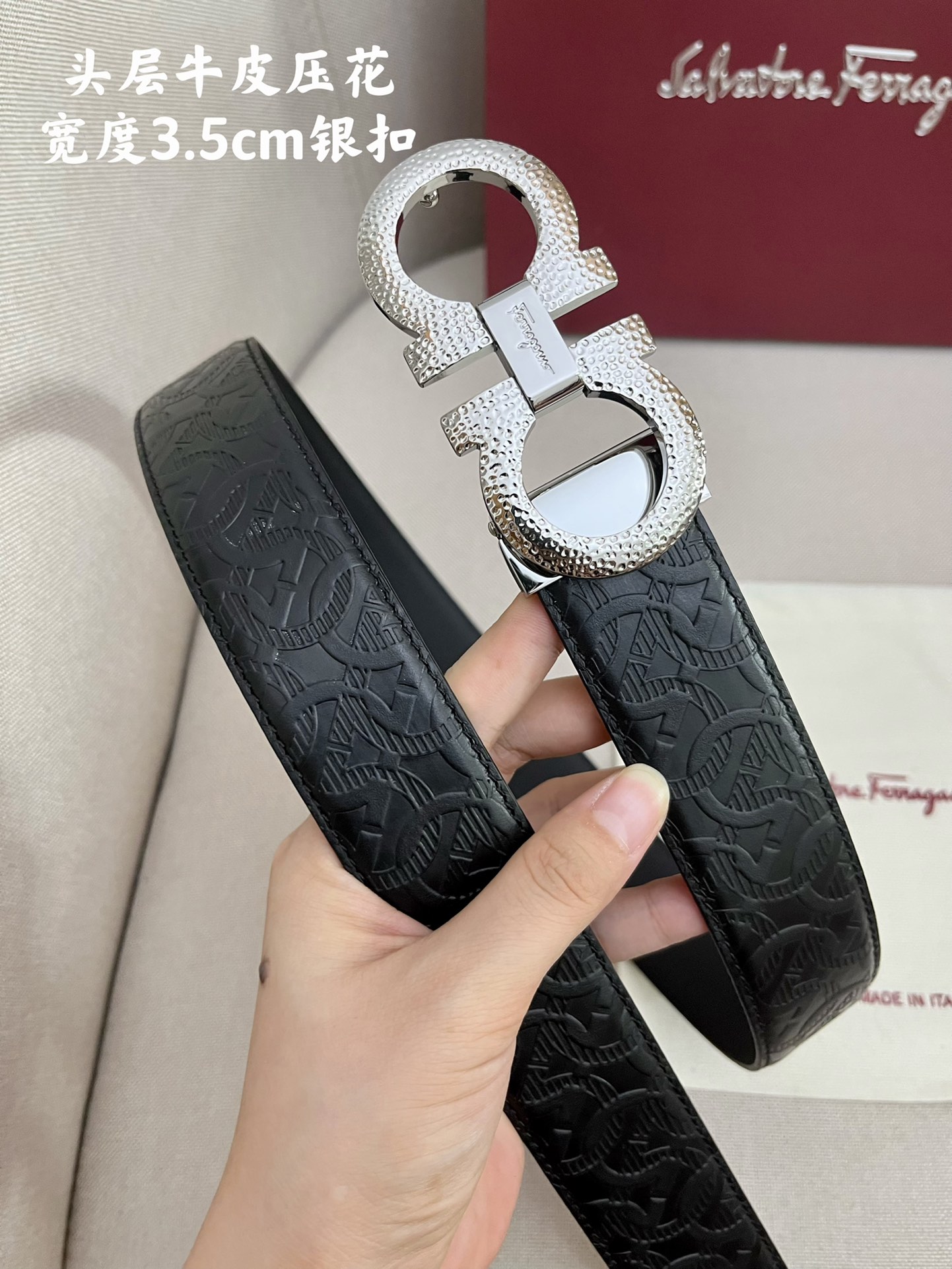 Ferragamo菲拉格慕男士专柜对