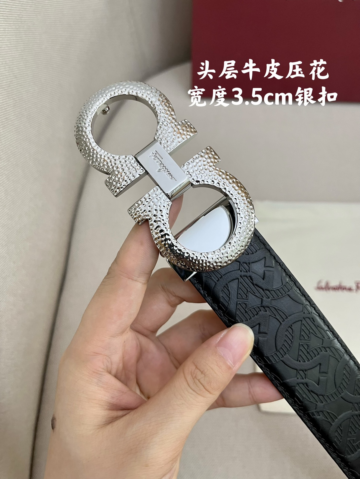 Ferragamo菲拉格慕男士专柜对