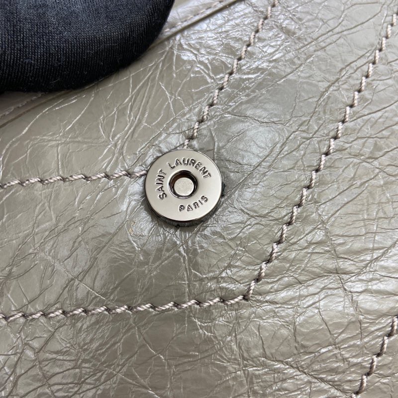 Saint Laurent 油腊浅灰/古银 NIKI～22cm 爆裂纹 超多明星 同款