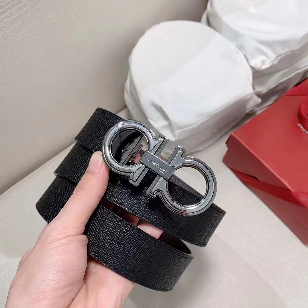 F家专柜新款搭配Gancini扣饰开