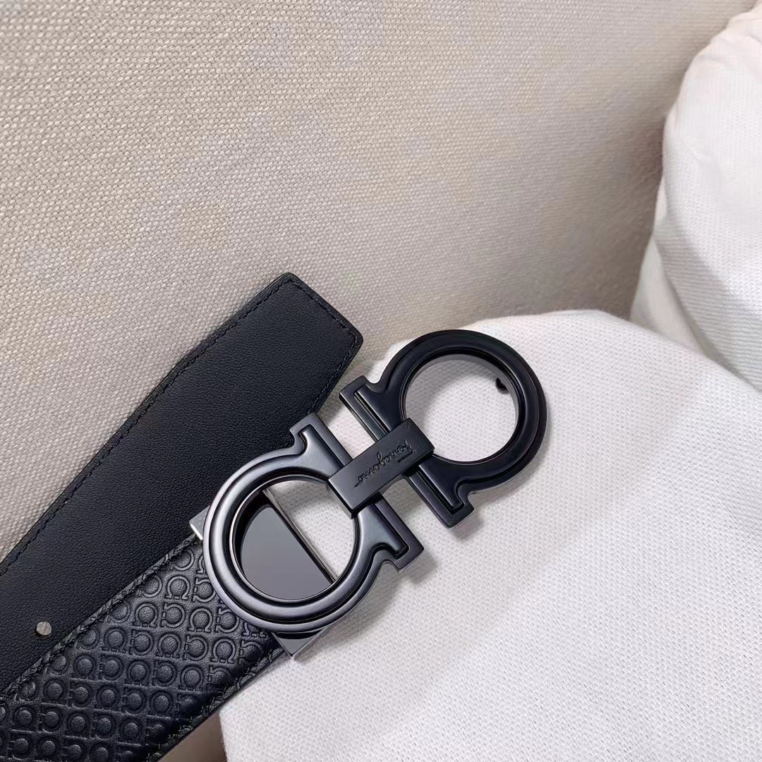 F家专柜新款搭配Gancini扣饰开