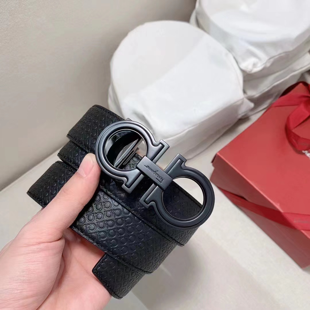 F家专柜新款搭配Gancini扣饰开
