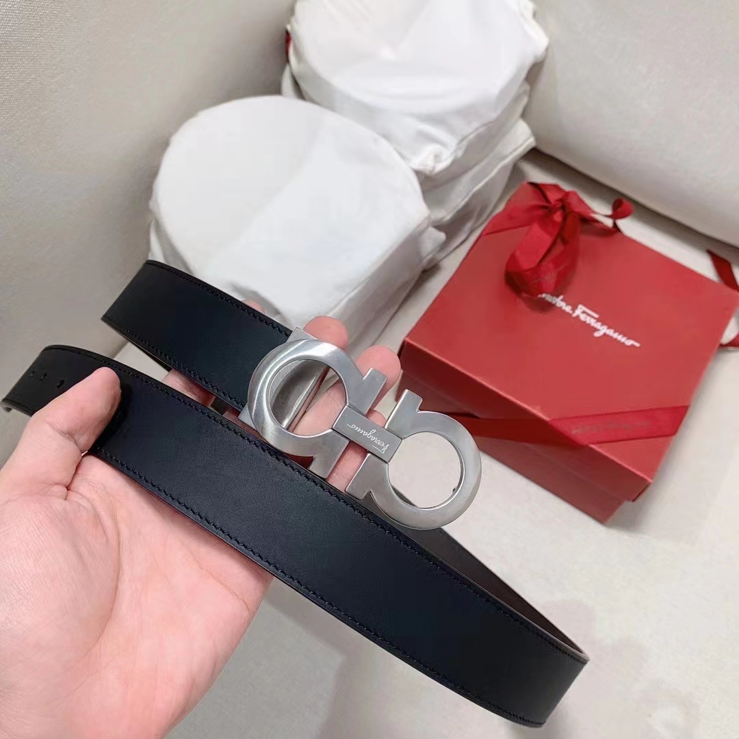 F家专柜新款搭配Gancini扣饰开