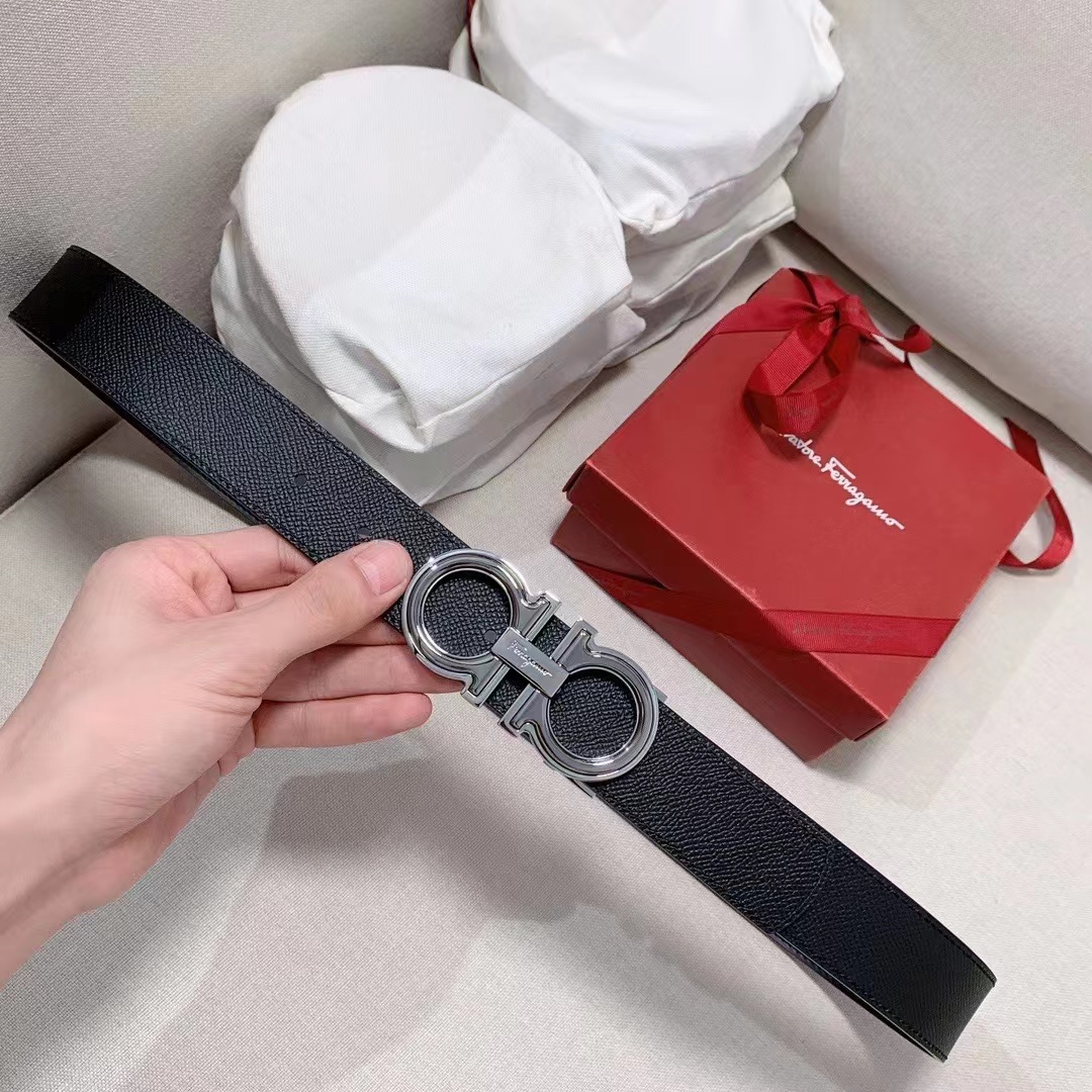 F家专柜新款搭配Gancini扣饰开