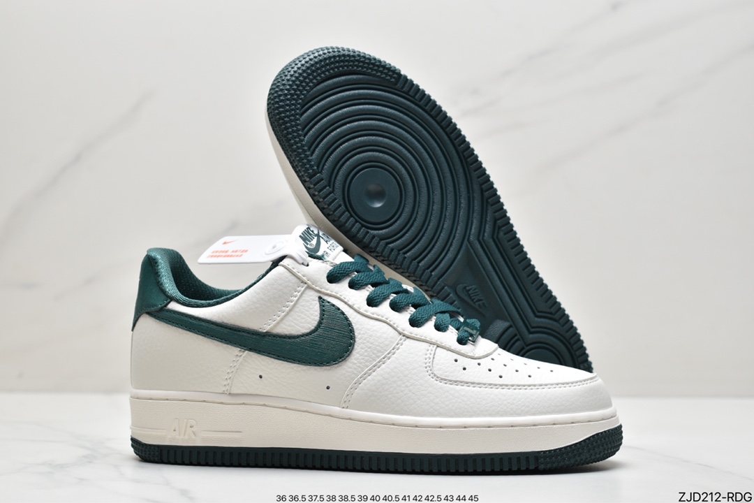 240 耐克/Nike Air Force Low 空军一号低帮休闲板鞋 DO5220-169