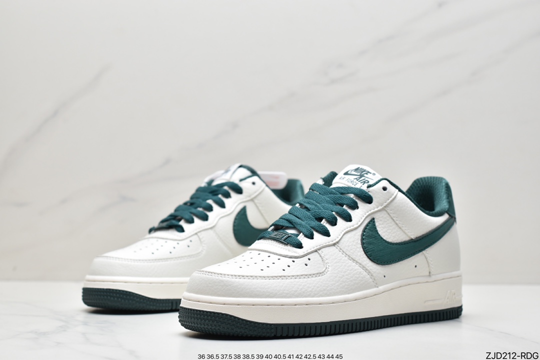 240 耐克/Nike Air Force Low 空军一号低帮休闲板鞋 DO5220-169