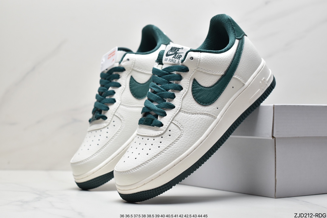 240 耐克/Nike Air Force Low 空军一号低帮休闲板鞋 DO5220-169