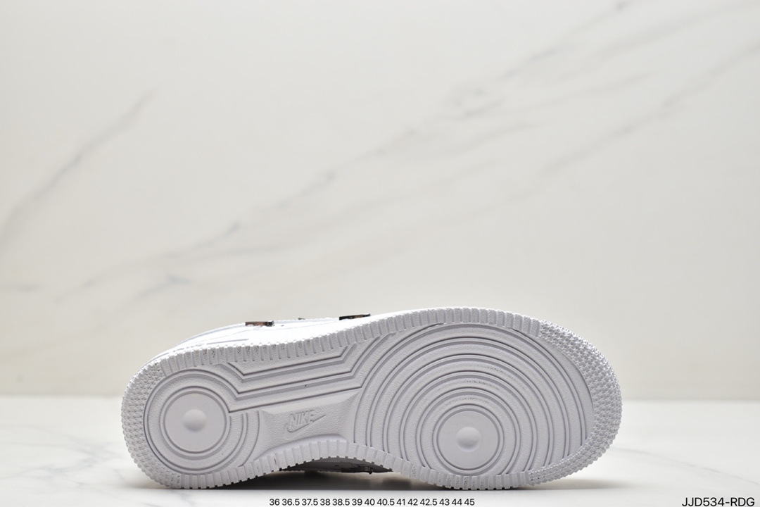130 Air Force 1 Low ’07 ”All white” “联名小银勾” 全白的空军一号CT1990-100