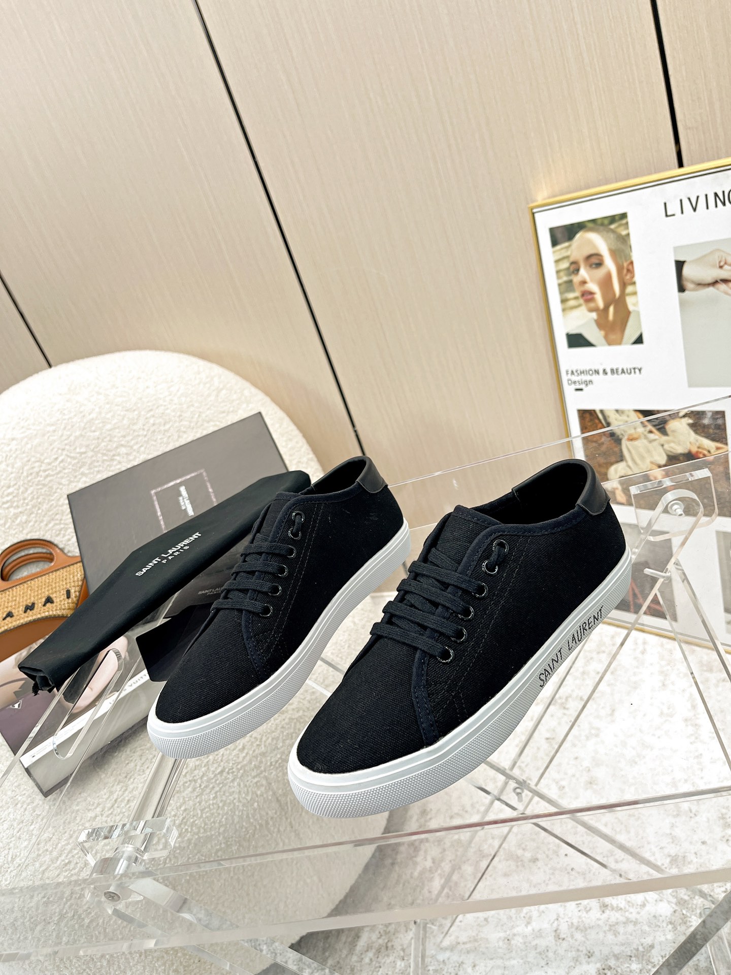 Saint Laurent St. Roland’s New Sneakers: Premium Comfort and Style - 图片 2
