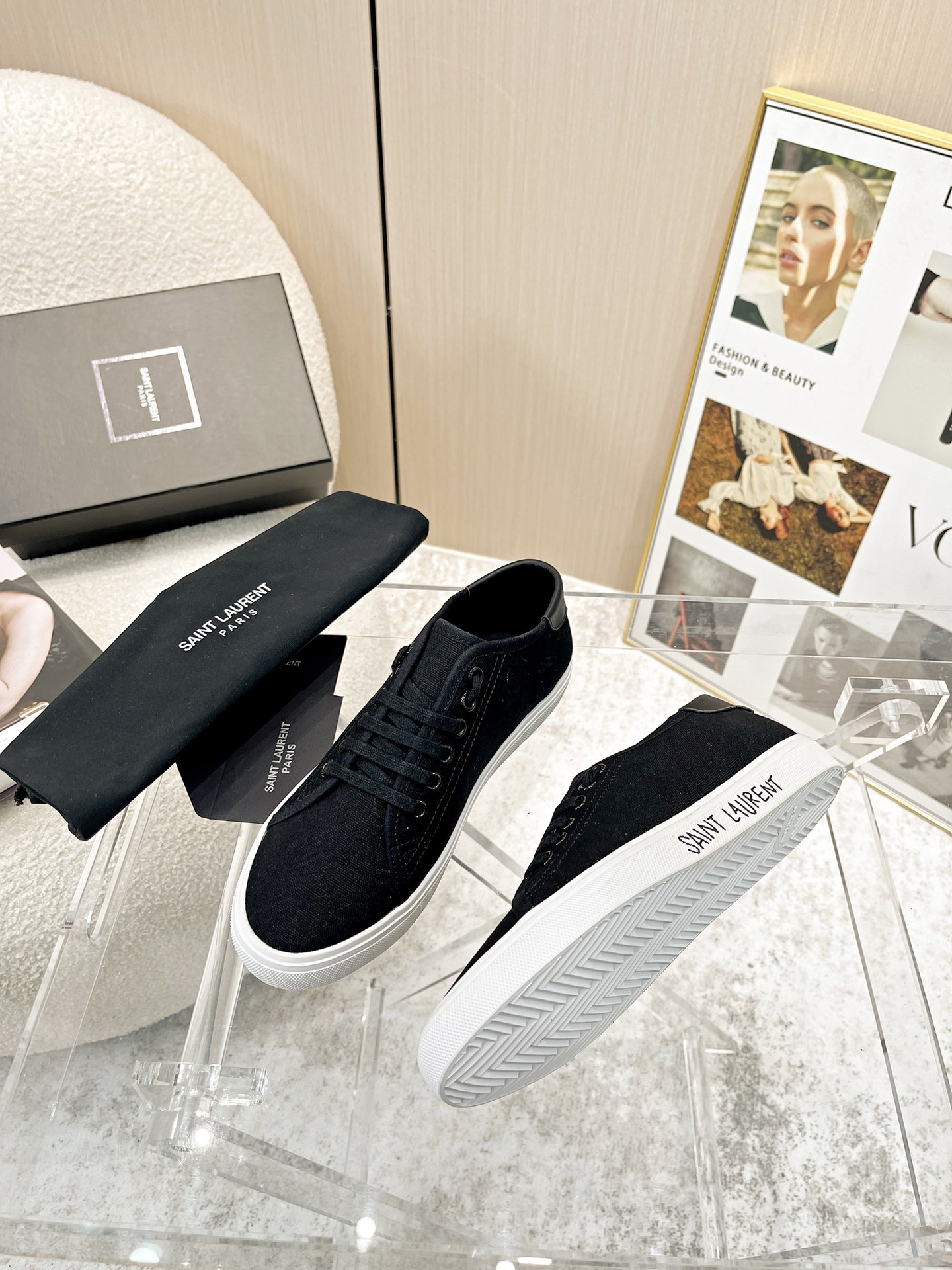 Saint Laurent St. Roland’s New Sneakers: Premium Comfort and Style - 图片 3