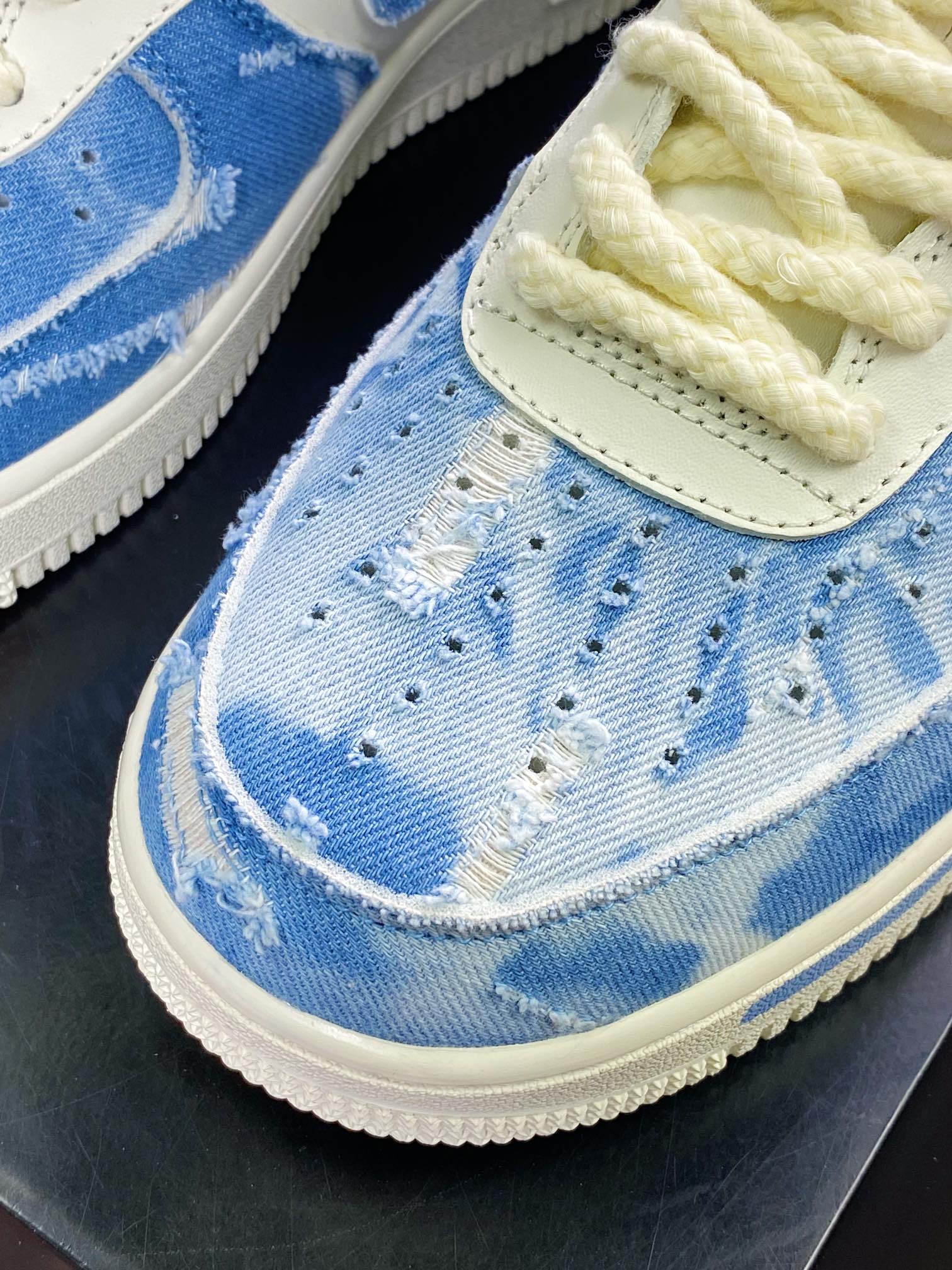240 Air Force 1 Low”Exclusive Denim”空军一号低帮经典百搭休闲运动板鞋“奶白水洗牛仔浅蓝破洞”CW1888-611