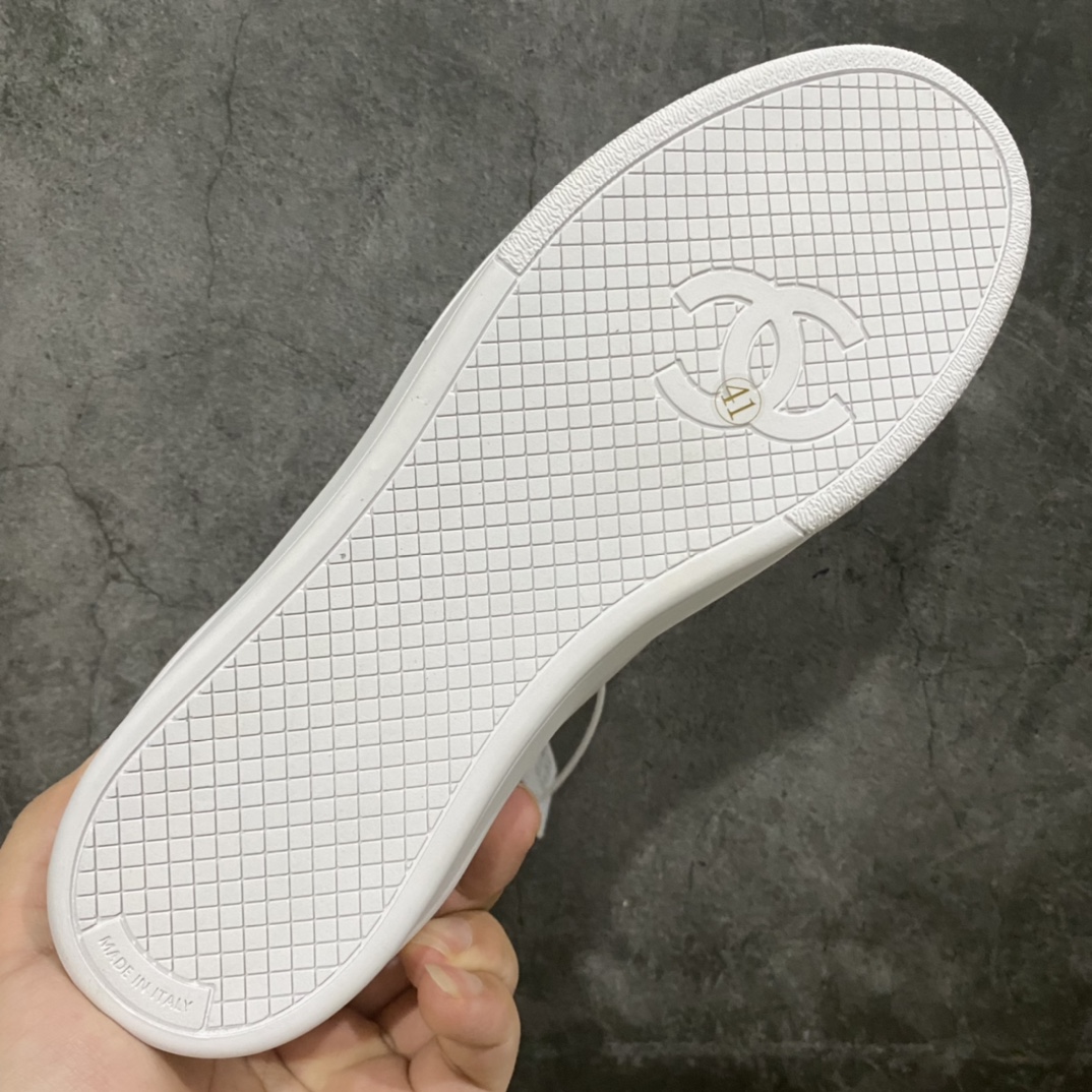 图片[9]-广东高定版Chanel经典板鞋 面料采用进口牛皮，羊皮内里。羊皮垫脚 双C用双层羊皮对贴，全针织LOGO鞋带。 高度还原原鞋 男女情侣经典鞋款 尺码：35-44-选品中心