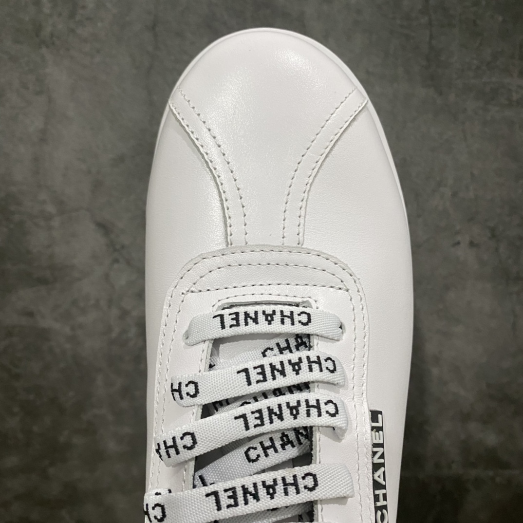 图片[5]-广东高定版Chanel经典板鞋 面料采用进口牛皮，羊皮内里。羊皮垫脚 双C用双层羊皮对贴，全针织LOGO鞋带。 高度还原原鞋 男女情侣经典鞋款 尺码：35-44-选品中心