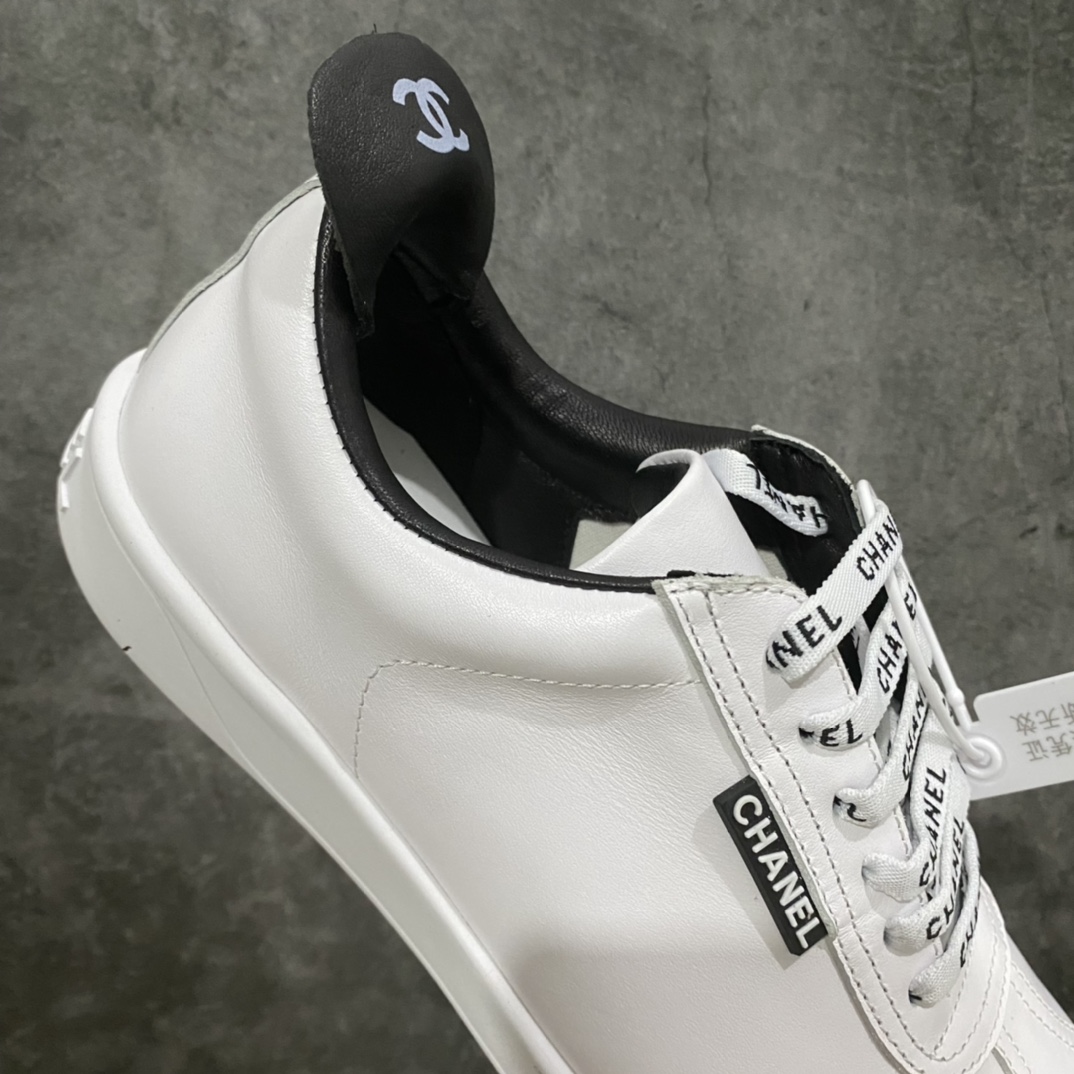 图片[7]-广东高定版Chanel经典板鞋 面料采用进口牛皮，羊皮内里。羊皮垫脚 双C用双层羊皮对贴，全针织LOGO鞋带。 高度还原原鞋 男女情侣经典鞋款 尺码：35-44-选品中心