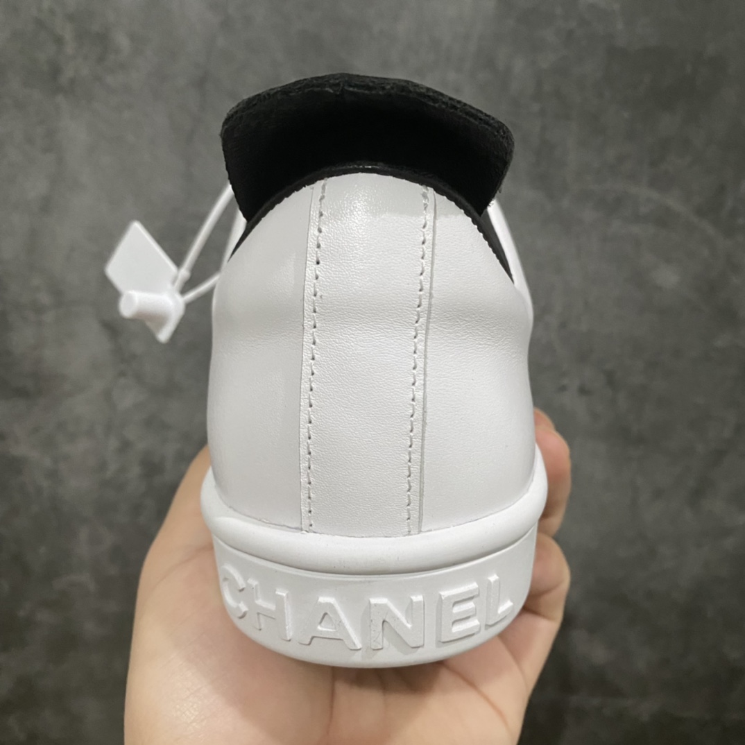 图片[4]-广东高定版Chanel经典板鞋 面料采用进口牛皮，羊皮内里。羊皮垫脚 双C用双层羊皮对贴，全针织LOGO鞋带。 高度还原原鞋 男女情侣经典鞋款 尺码：35-44-选品中心